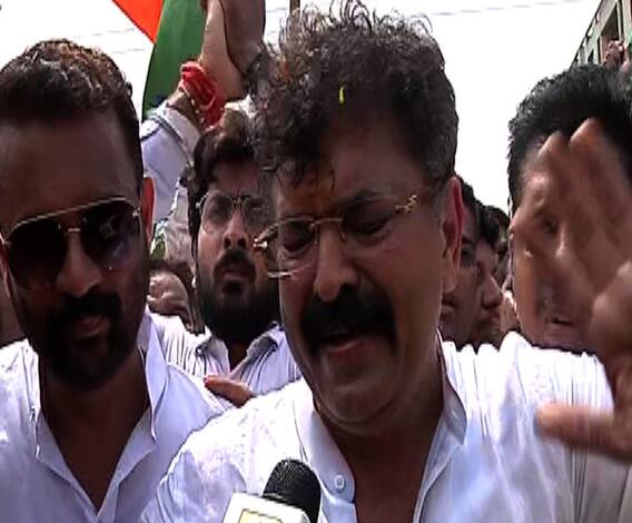 Jitendra Awhad | शरद पवारांच्या उपस्थितीत जितेंद्र आव्हाड यांचा उमेदवारी अर्ज दाखल, पवारांच्या उपस्थितीमुळे आव्हाड भावूक | ABP Majha