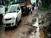 कातिल गड्ढों पर आपकी घंटी का बड़ा असर देखिए