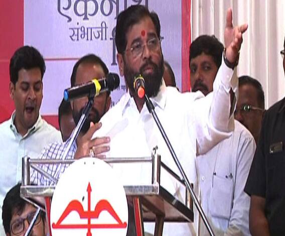 Mic Tesiting | एमआयडीसीने केस केली, पण मी मॅनेज केलं, एकनाथ शिंदे यांचं गाजलेलं भाषण | ABP Majha
