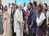 फिल्मी सितारों से भरी महफिल में जब PM Modi पहुंचे तो देखिए क्या हुआ