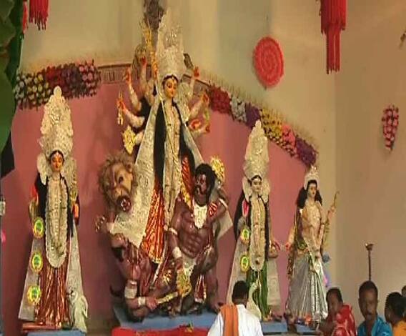 দেখুন, সপ্তমীর সকালে মালদার বিভিন্ন পুজোর ছবি