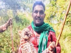 ગીરમાં દીપડાના બચ્ચાની પજવણી કરનાર શખ્સોની પોલીસે શરૂ કરી શોધખોળ, જુઓ વીડિયો