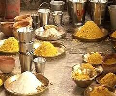 Reporter Stories: কালীপুজোয় তারাপীঠে মায়ের ভোগে কী কী উপকরণ থাকে, সরাসরি দেখুন হেঁসেল থেকে 