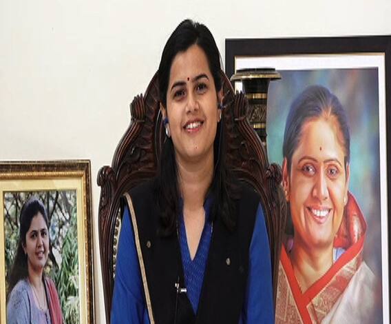 Namita Mundada | राष्ट्रवादीपक्षातील अंतर्गत गटबाजीमुळे भाजपत प्रवेश केला : नमिता मुंदडा | ABP Majha