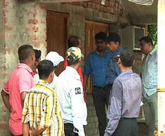 জিয়াগঞ্জ খুনের ঘটনায় খোঁজ মিলছে না শিক্ষকের মোবাইলের, তদন্তে বোলপুর গেল পুলিশ