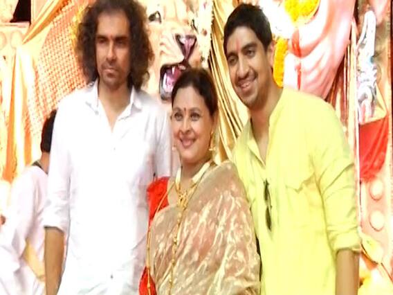 मुंबई से लेकर कोलकाता तक अष्टमी पर देवी का आशीर्वाद लेने पहुंचे सितारे