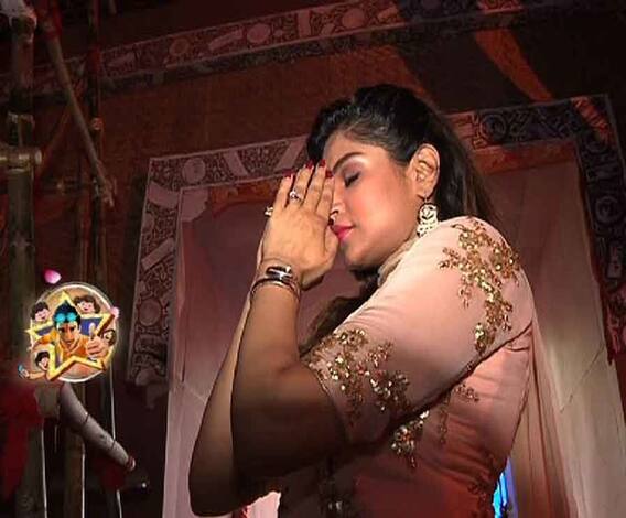 আপনার পুজোয় তারকা: ৬৬ পল্লির মণ্ডপ পরিক্রমায় অরুণিমা ঘোষ