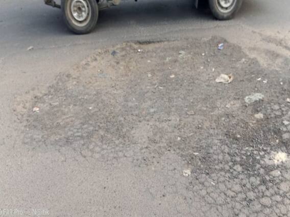 વડોદરાવાસીઓ તૂટેલા રોડ-રસ્તાથી પરેશાન, જુઓ વીડિયો