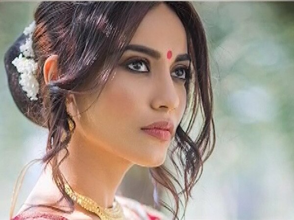Naagin 3's Surbhi Jyoti crosses 3 million followers on Instagram; thanks  fans for their constant support - Times of India