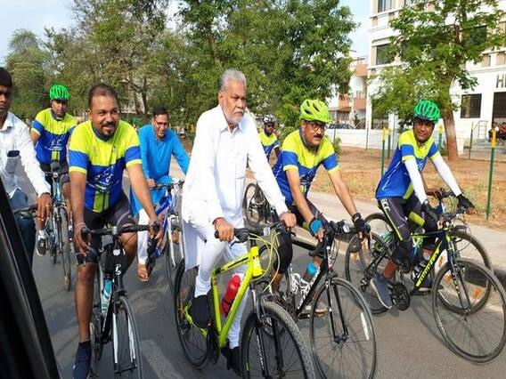 ગાંધીનગરઃ કેન્દ્રીય મંત્રી રૂપાલાની આગેવાનીમાં 26 કિ.મી. સાયકલ યાત્રાનો પ્રારંભ, જુઓ વીડિયો