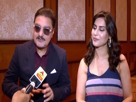 Hotstar पर आने वाली फिल्म 'छप्पर फाड़ के' में नजर आएंगे Vinay Pathak और Sheetal Thakur, देखिए ये बातचीत