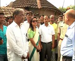 নিহত ৫ শ্রমিকের বাড়িতে শুভেন্দু অধিকারী ও মহুয়া মৈত্র