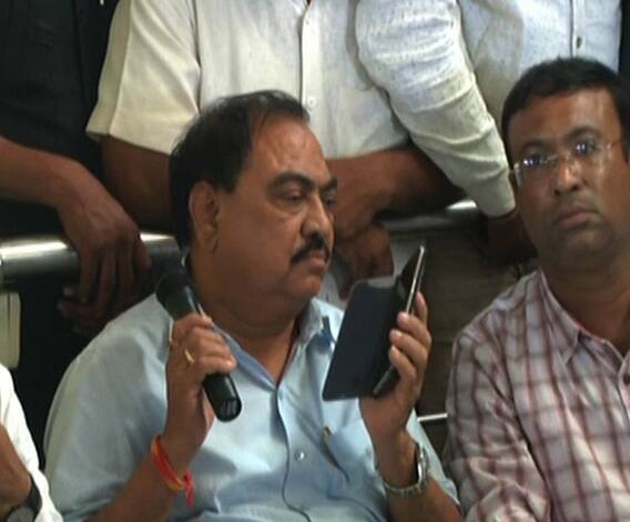 VIDEO | भाजपची उमेदवारी न मिळण्याचे एकनाथ खडसेंचे संकेत, अपक्ष लढण्याची समर्थकांची मागणी | ABP Majha