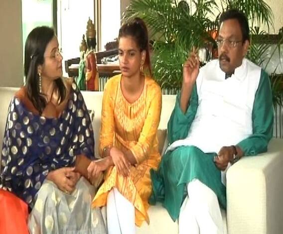 Happy Diwali | भाजप नेते विनोद तावडे यांच्या घरचं दिवाळी सेलिब्रेशन | ABP MAJHA