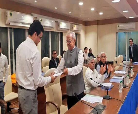 মুম্বইয়ে বোর্ডের সদর দফতরে বিসিসিআই প্রেসিডেন্ট হিসেবে আনুষ্ঠানিকভাবে দায়িত্ব নিলেন সৌরভ