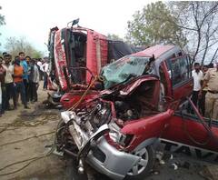 মেমারির ২ নম্বর জাতীয় সড়কে লরির সঙ্গে গাড়ির সংঘর্ষ, ৪ পুলিশ কর্মীর মৃত্যু