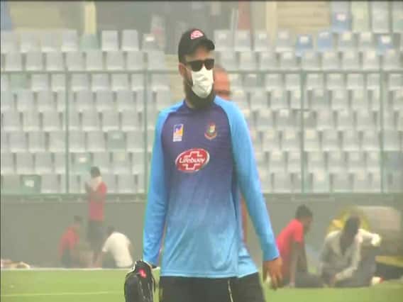 Delhi Pollution: भयंकर प्रदूषण के बीच भारत-बांग्लादेश की टीमें मैदान में पहुंची