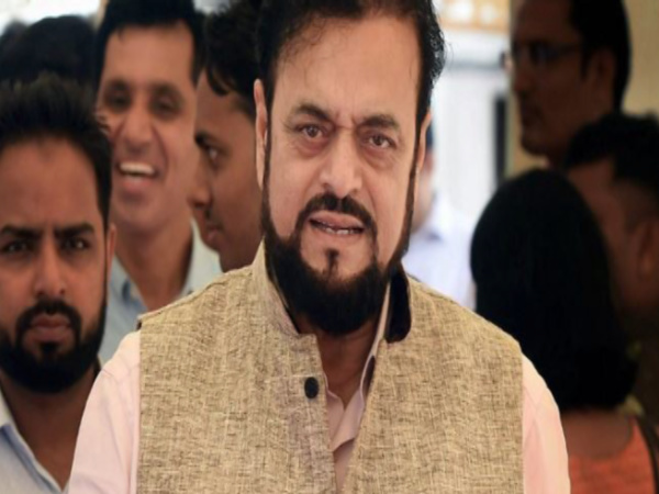 Mumbai: SP's Abu Azmi humiliates senior lady officer publicly