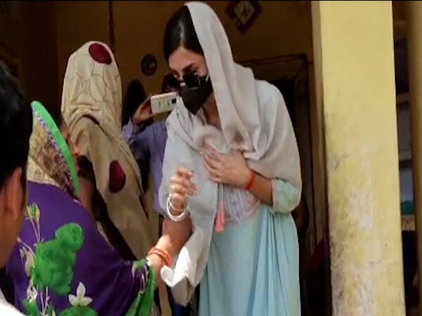 Uttar Pradesh : पंचायत चुनाव में Glamour का तड़का, मॉडल से लेकर कलाकार तक मैदान में!